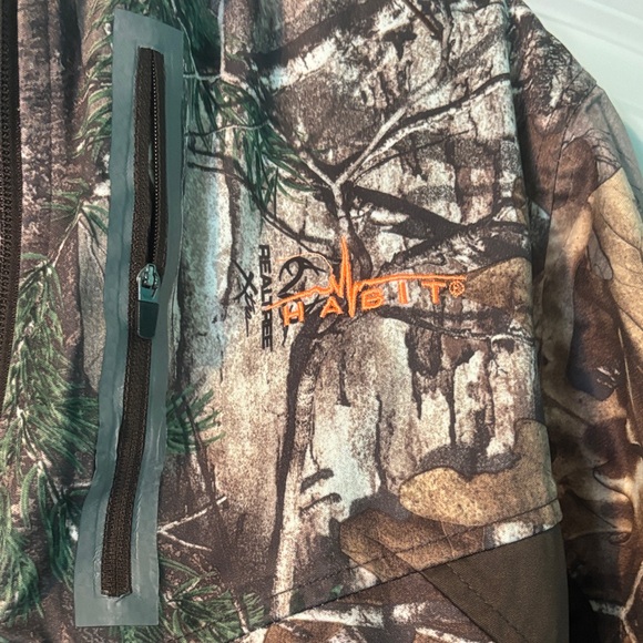 Habit Men's Camouflage windbreaker/moisture wicking jacket - Picture 2 of 4